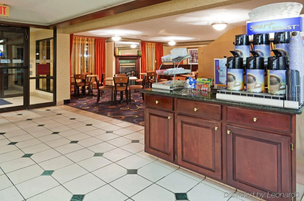 Holiday Inn Express & Suites Minneapolis - West End by IHG