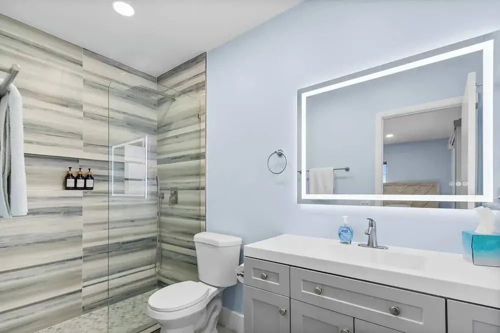 Las Olas & Beachside getaway with pool