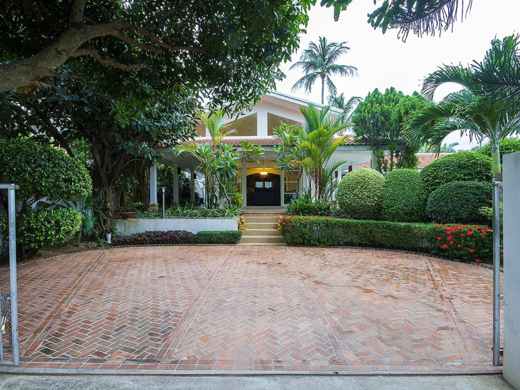 Baan Arun