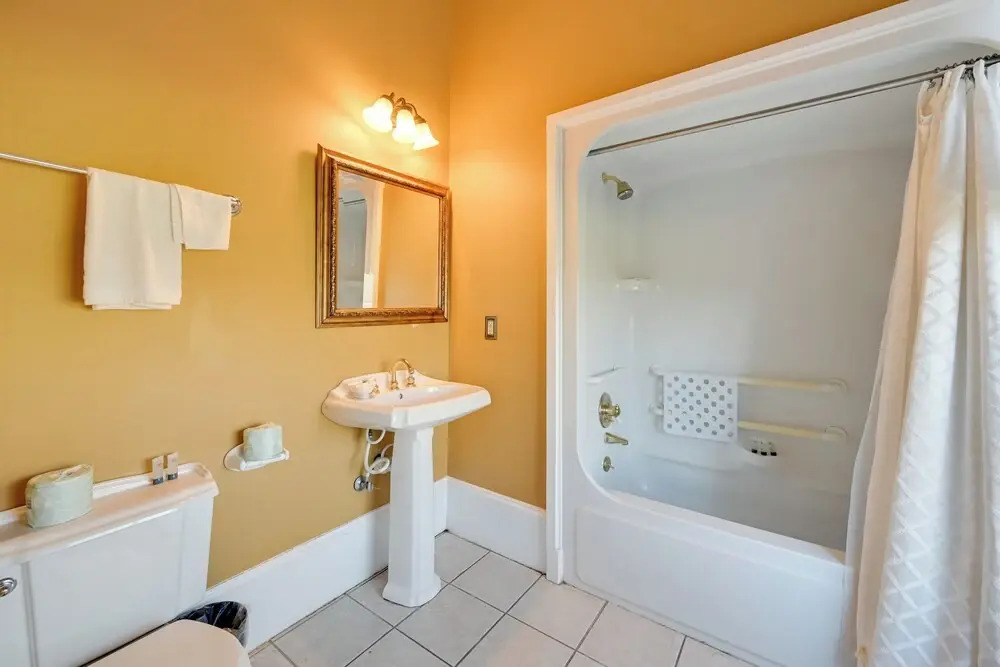 Walk to Golf Course: Spacious Rough River Retreat!