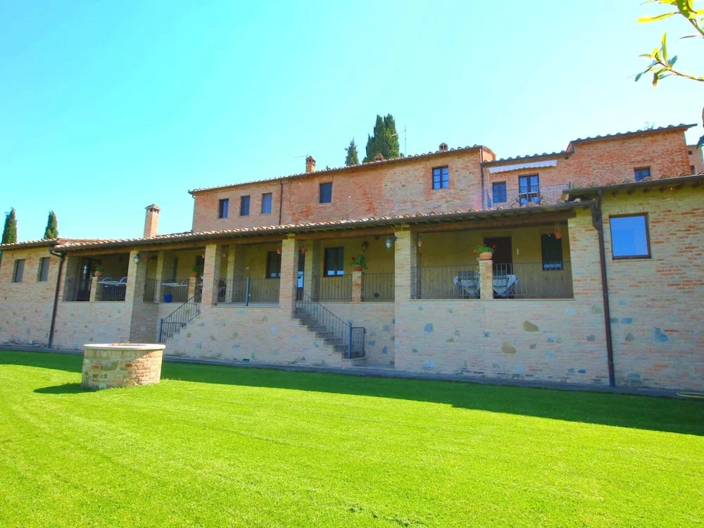 Farmhouse in Montalcino with Pool and Garden