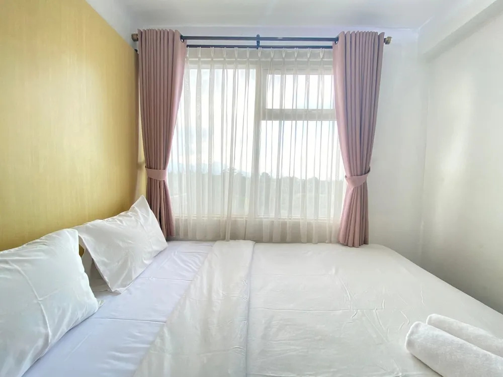 Quite 2Br Apartment Ac In Living Room At The Jarrdin Cihampelas
