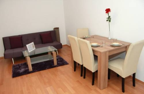 Livingston Apartment Premium