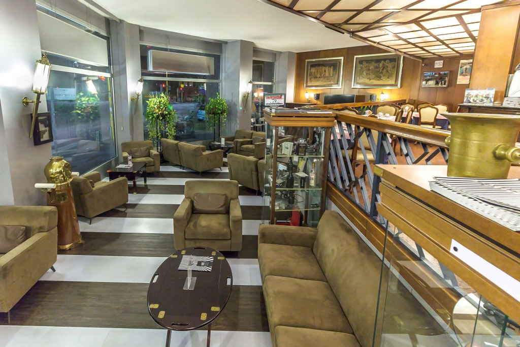 Admiral Hotel