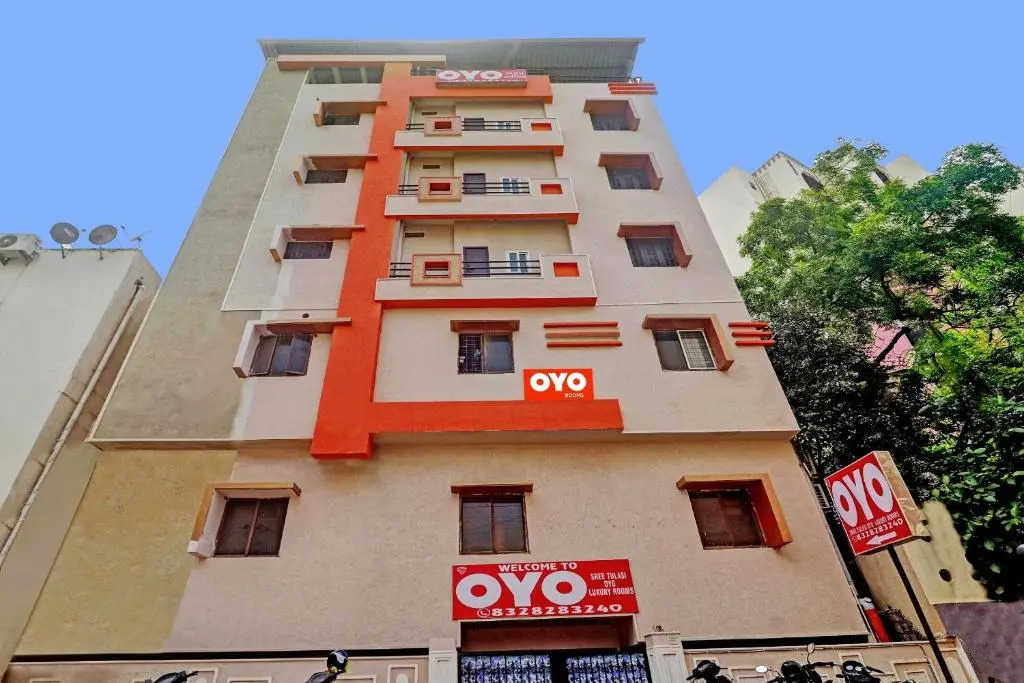 Oyo 93286 Hotel Sri Tulasi