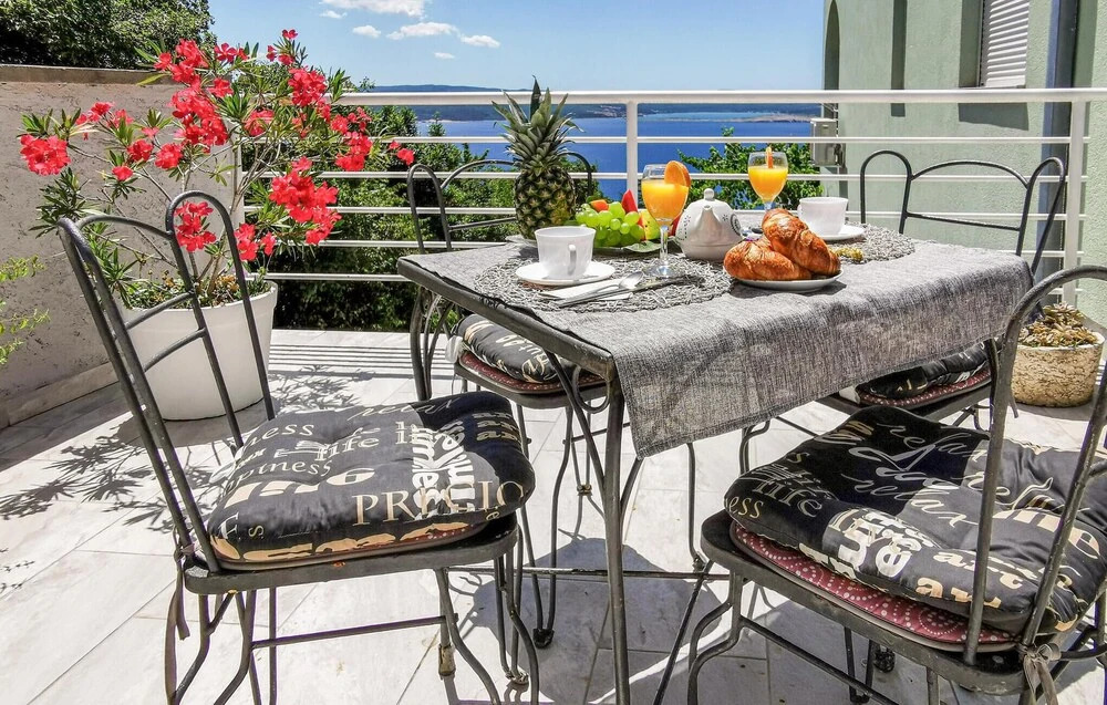 Nice Home in Dramalj With Wifi and 1 Bedrooms