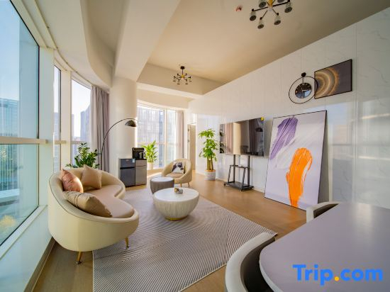 Home Huayi Collection Hotel (Jinan Wanda Plaza Qilu Software Park)