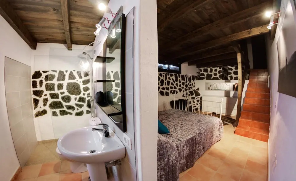 House With 3 Bedrooms in Tinajo, With Wonderful Mountain View, Private