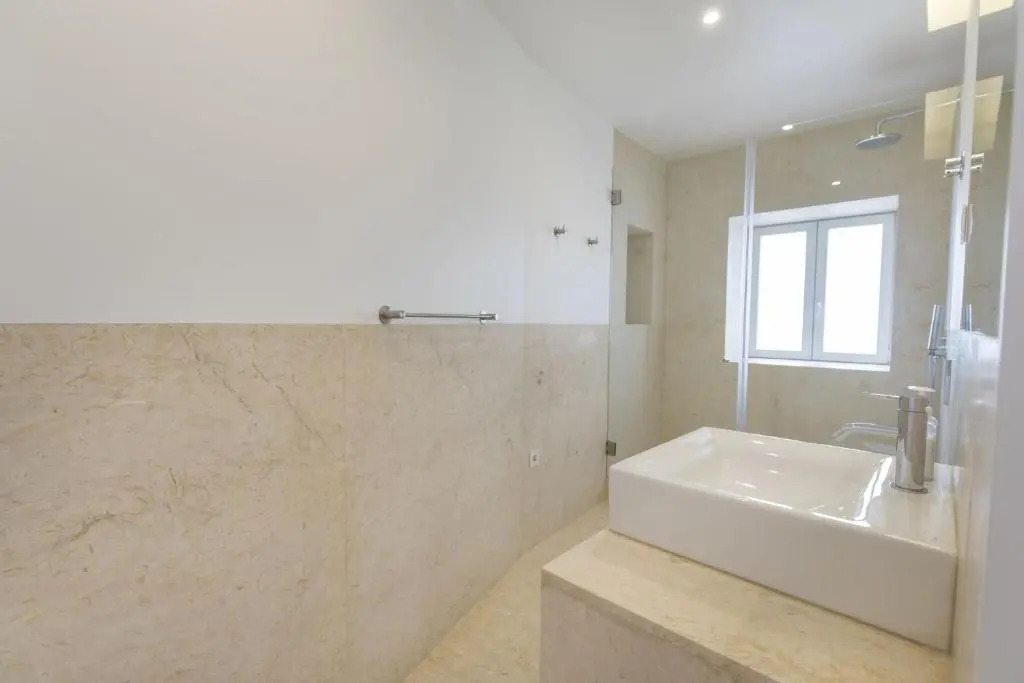 Lovelystay - Chic, Citrus Home - Private Garden And Parking