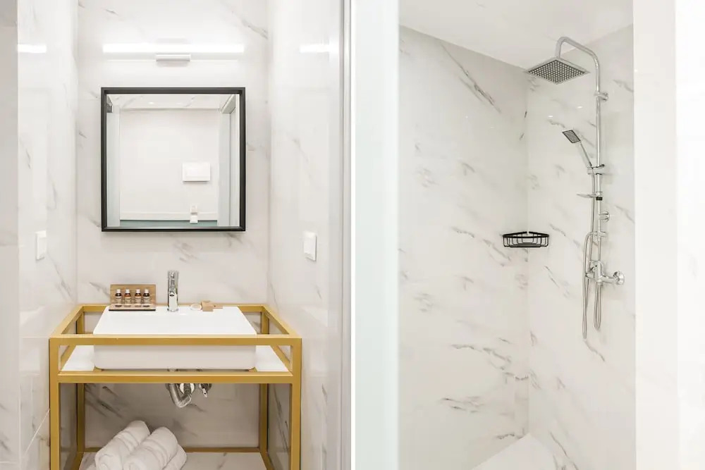 Step One | Luxury Suites right in the heart of Acropolis next to metro station