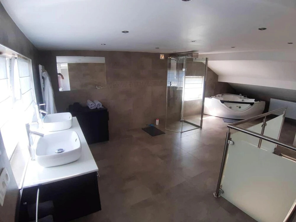 Villa with 3 Bedrooms in Waterloo, with Furnished Terrace And Wifi
