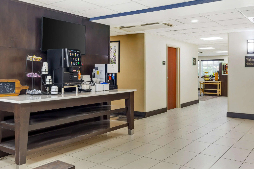 Best Western Plus Berkshire Hills Inn & Suites