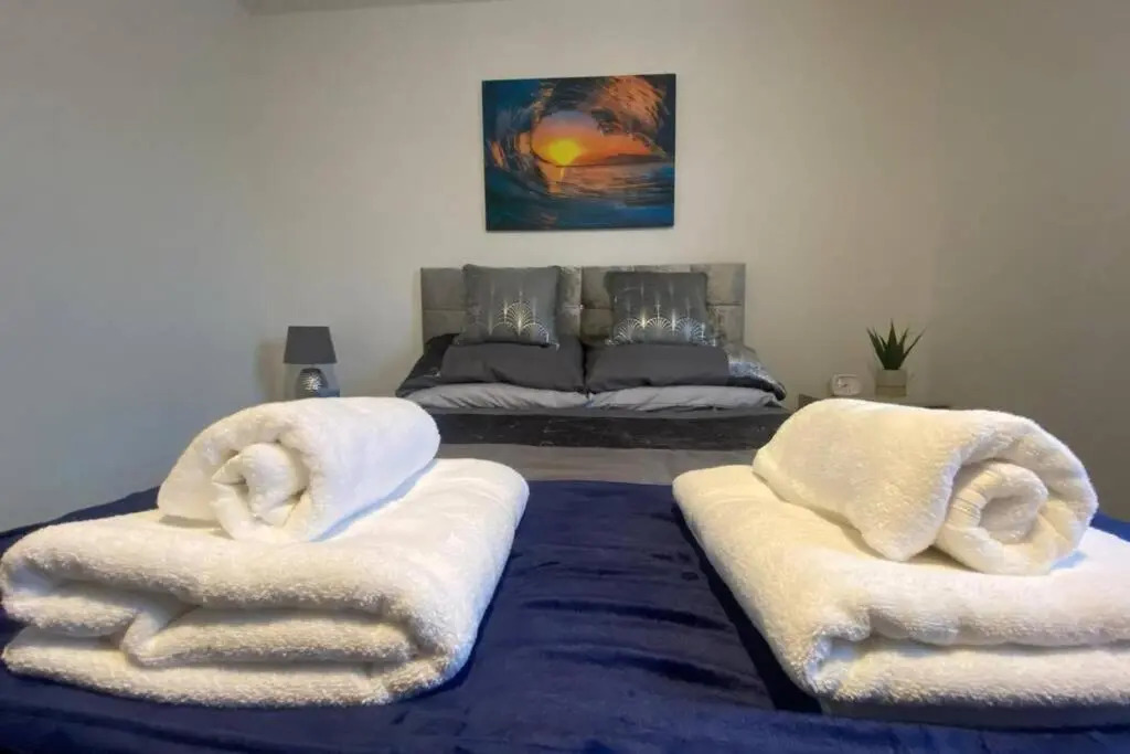 The Onyx Suite - 1 Bed apartment w/ free parking