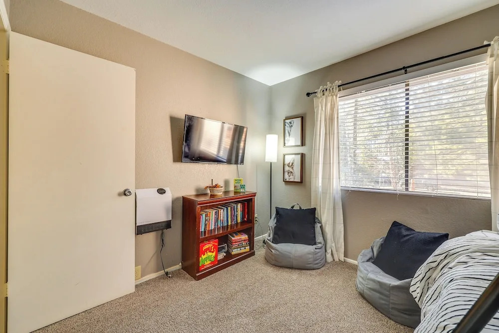 Luxe White Mountain Condo: Addt'l Rental On-site