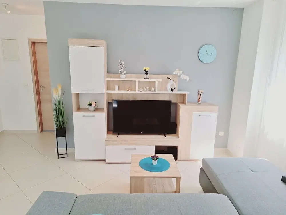 Modern Apartment in Kastel Stafilic With Fenced Garden