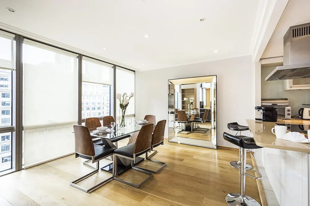 Stunning Spacious 3 Bed Apartment