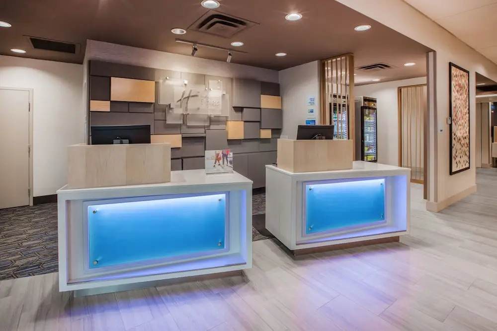 Holiday Inn Express & Suites - Milwaukee West Allis by IHG