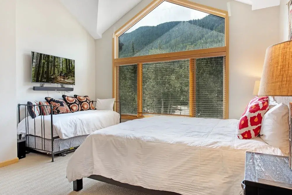 4515 Bighorn Road 4 Bedroom Home