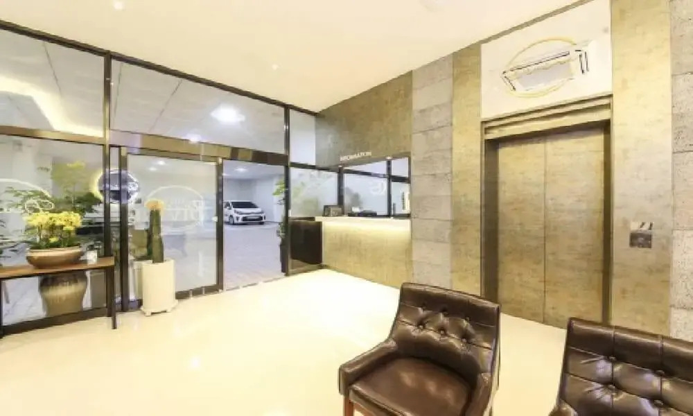 Divine Hotel