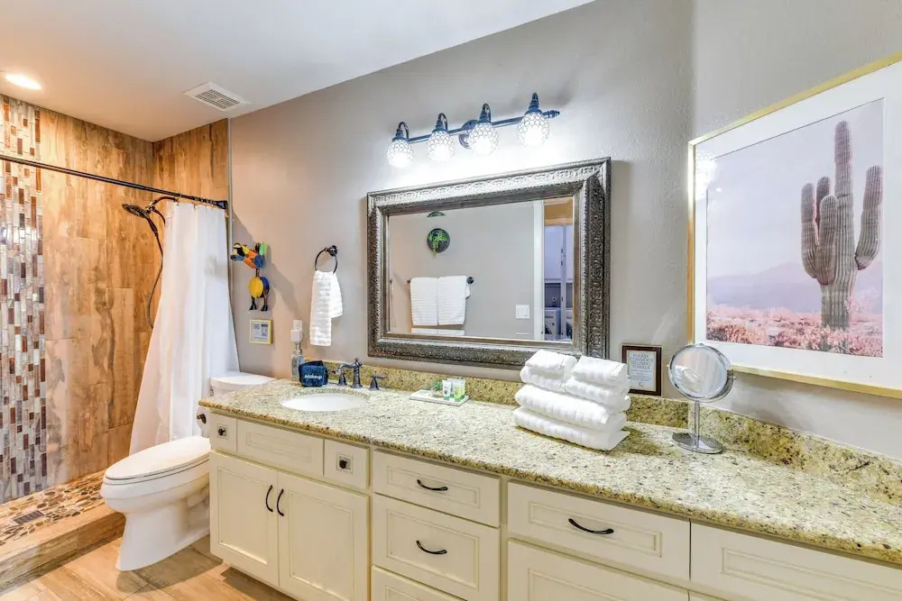Relax Poolside & Golf: Family Gem in North Phoenix