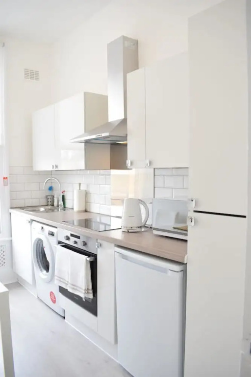 One Bedroom Apartment in Bayswater