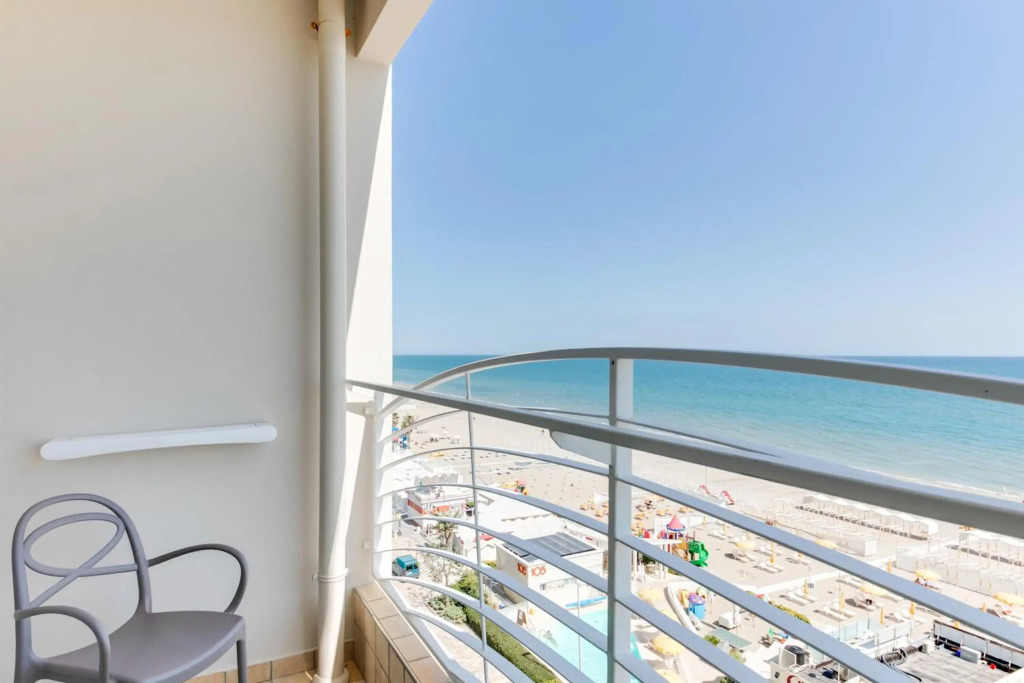 MARITTIMO Riccione - Hotel Clipper FRONTE MARE