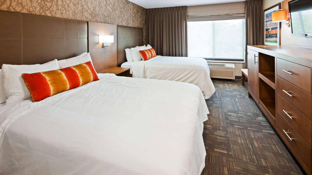 Best Western Plus CottonTree Inn