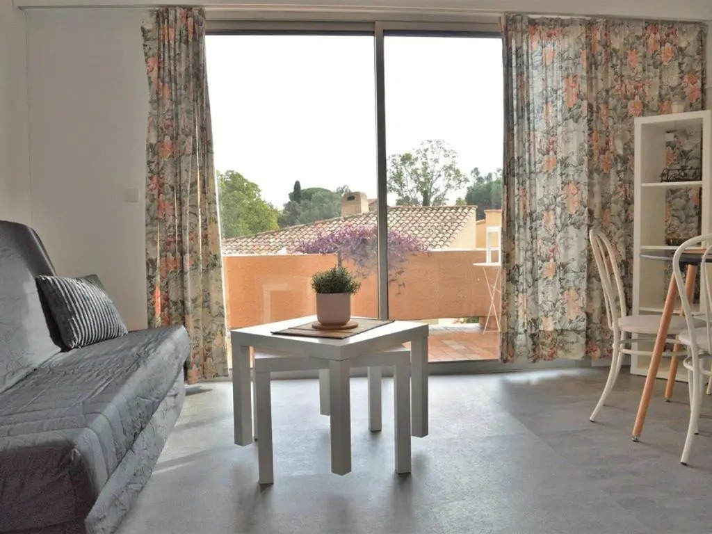 Appartement Le Lavandou, 1 pièce, 4 personnes - FR-1-251-240