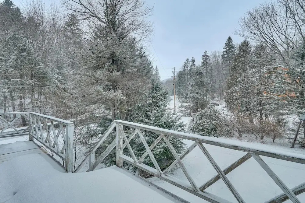 3 Mi to Mount Snow: Spacious West Dover Home