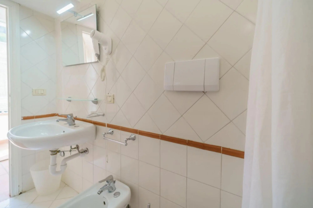Baia Blu 3 one-bedroom apartment with sea view close to the beach of Forno-BAIA BLU N°3