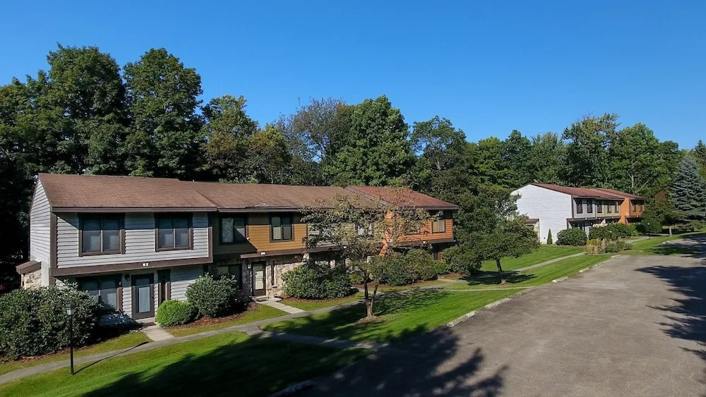 Seven Springs Swiss Mountain 3 BR Condo, Sleeps 8! by RedAwning