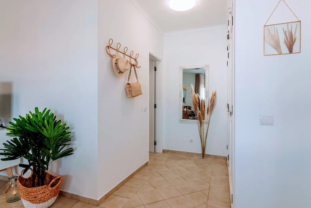 Holiday 1 Bed Apartment With Pool in Albufeira