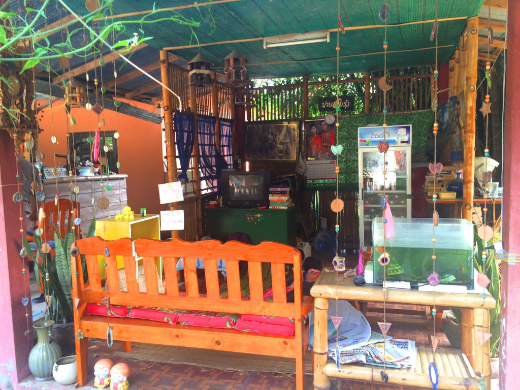 Rainbow House Pai