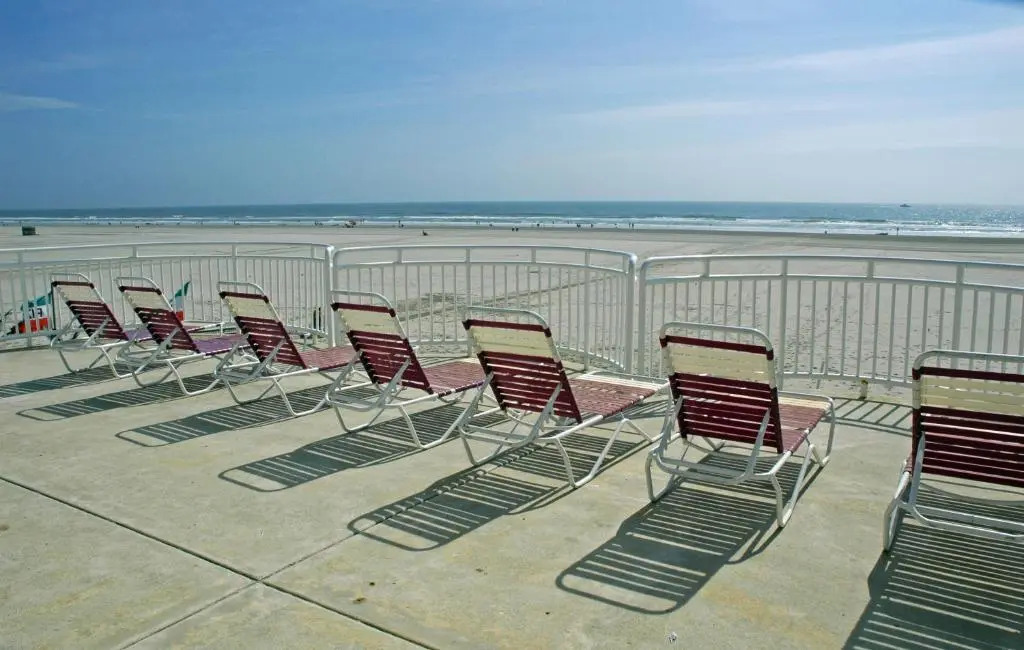 Coliseum Ocean Resort
