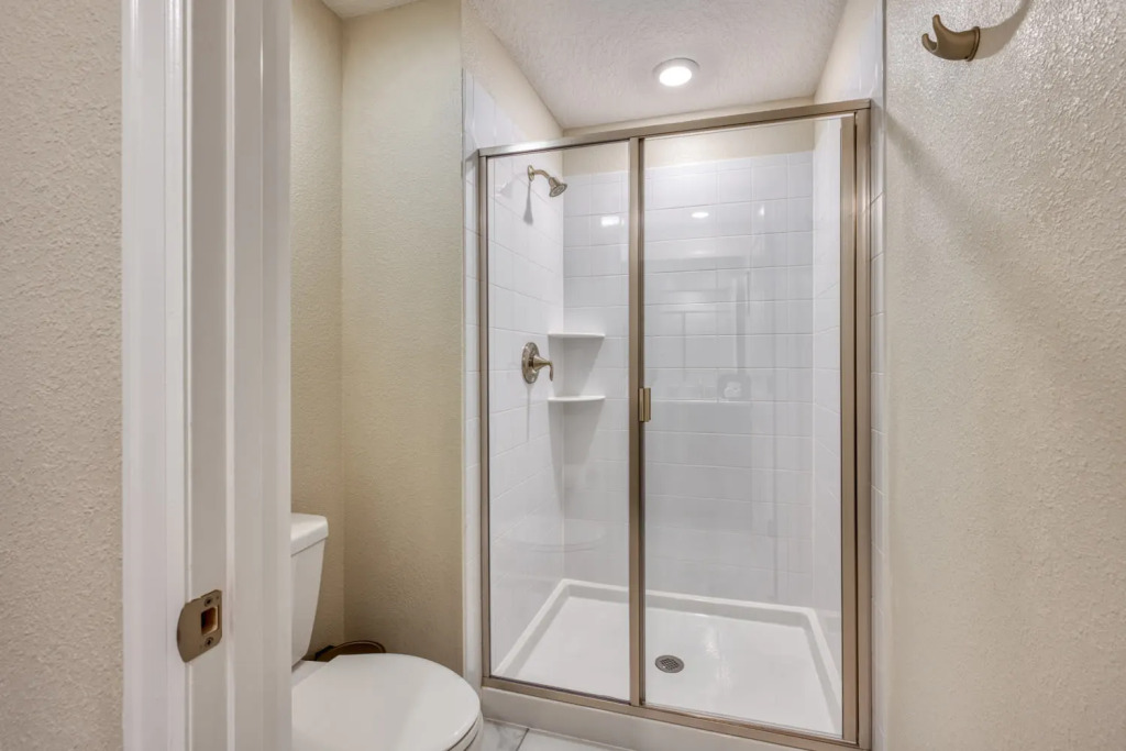 Super nice and spacious home with private pool near Disney
