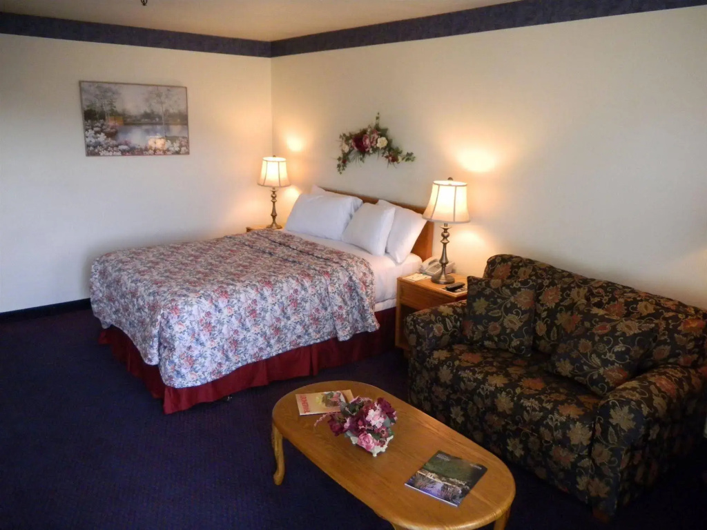 Oakridge Inn