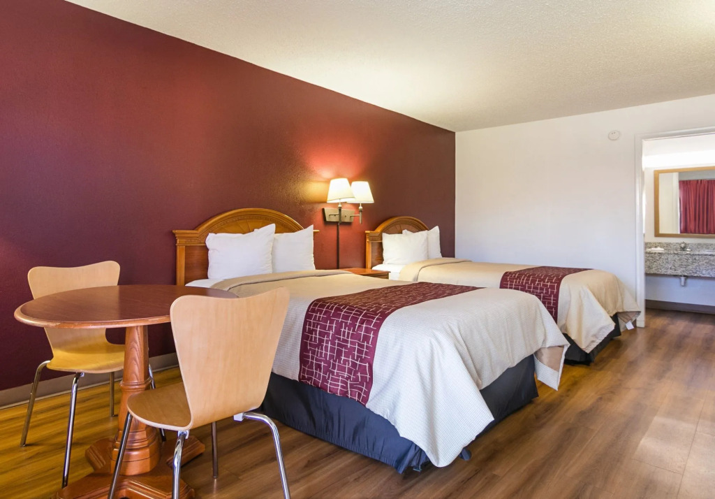 Red Roof Inn Forsyth