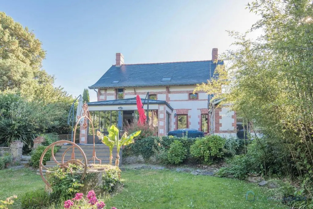 Maison avec jardin de 1200m et billard