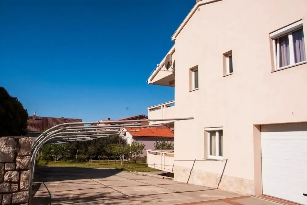 Karolinas - Parking - A3-white