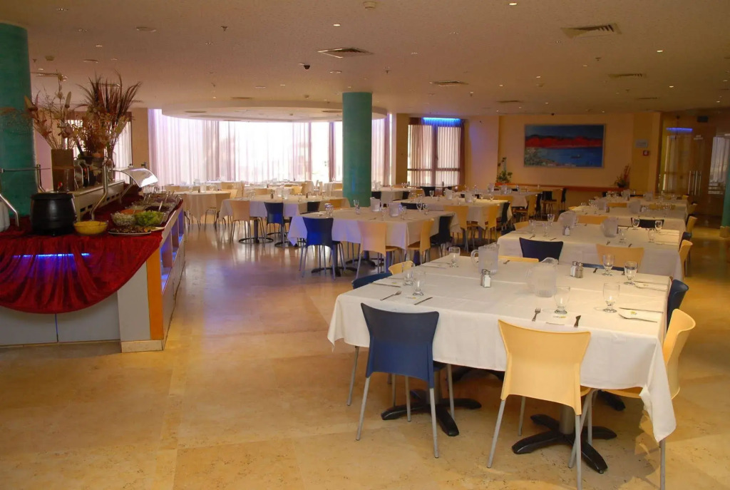 Adi Hotel