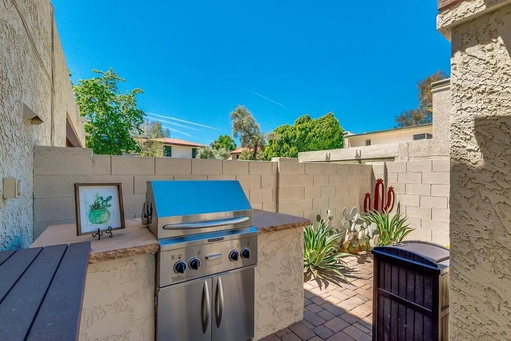 Winston - 2 Br Condo