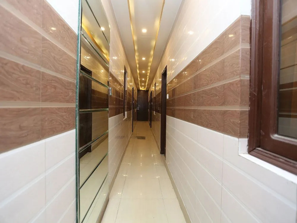 Oyo 26745 Log Inn