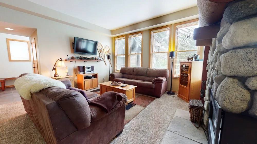 Snowcreek #859 2 Bedroom Condo