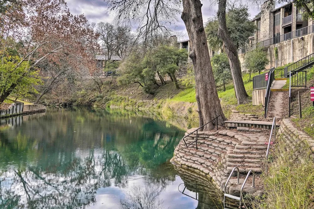 Graham Haus' River Condo: Walk to Schlitterbahn!