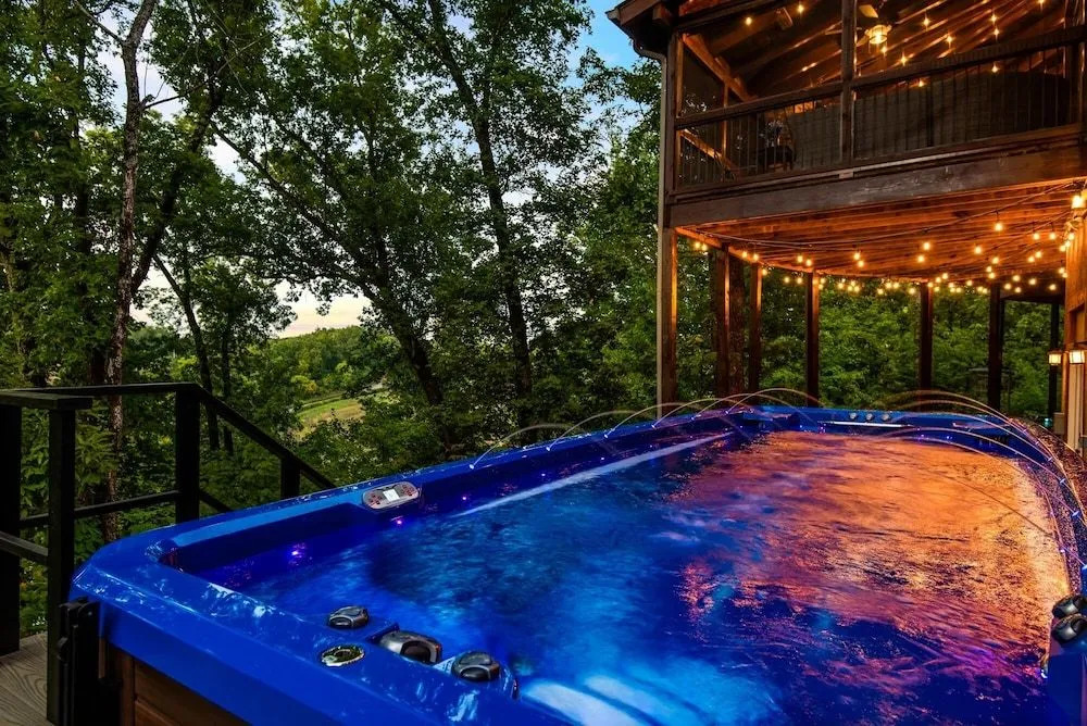 Grand Mountain Getaway 8 Bedroom Home by Redawning