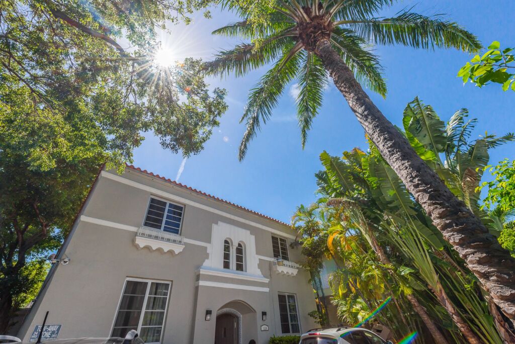 L’Etoile Apartments Part of the Oasis Casita Collection