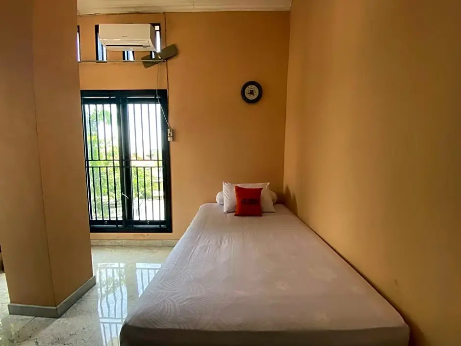 KoolKost Syariah near Plaza Marina (Minimum Stay 6 Nights)