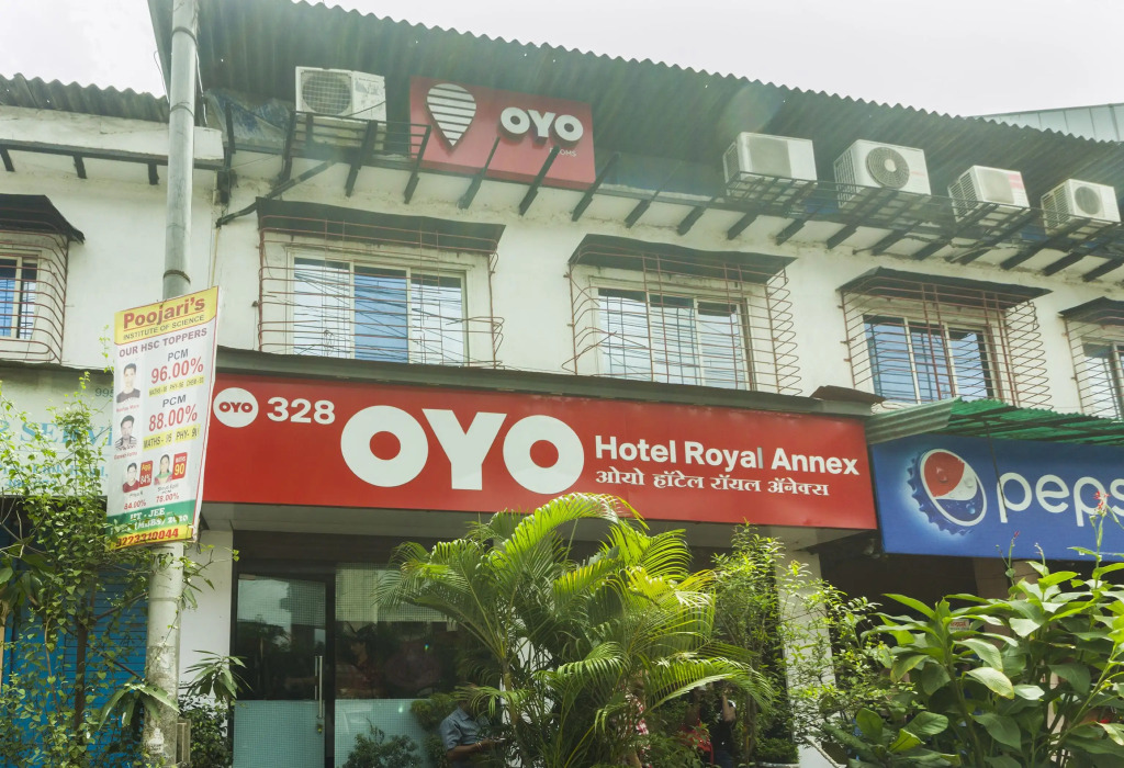 Hotel O Royal Grand Near Chhatrapati Shivaji International Airport