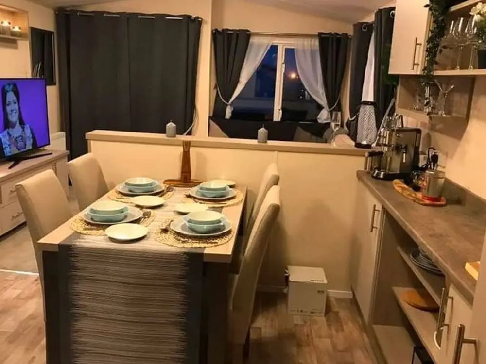 Simplistic Holiday Home in Selsey Near West Sand Fun Fair