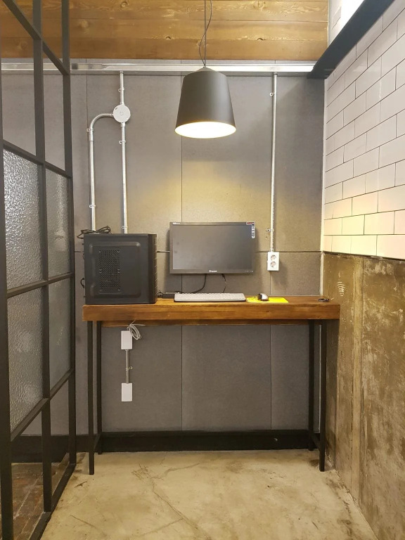 Travel Light Hostel